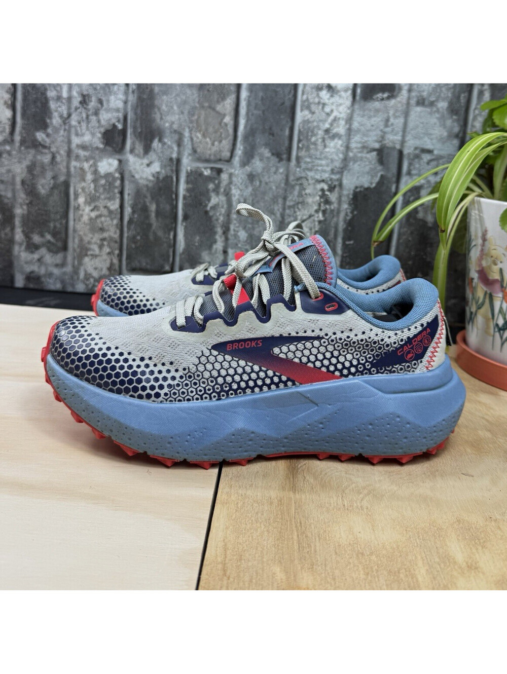 Brooks Caldera 6 Blue/Gray/Red Low Top Lace-Up Trail Running Sneaker Rubber